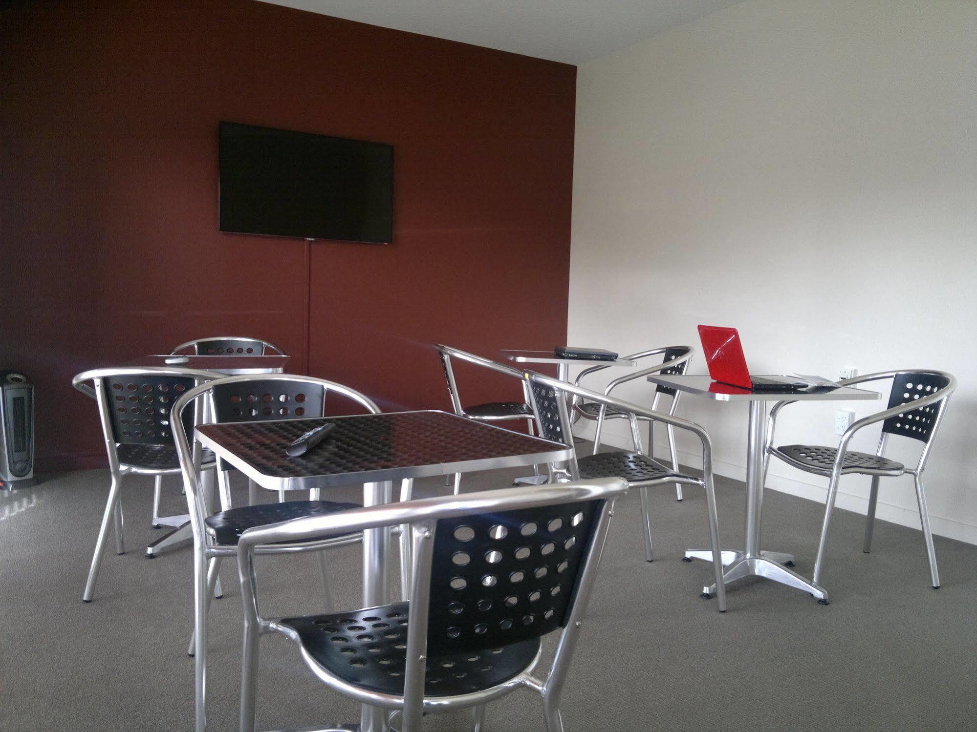 Fitzherbert Regency Motor Lodge Palmerston North Extérieur photo