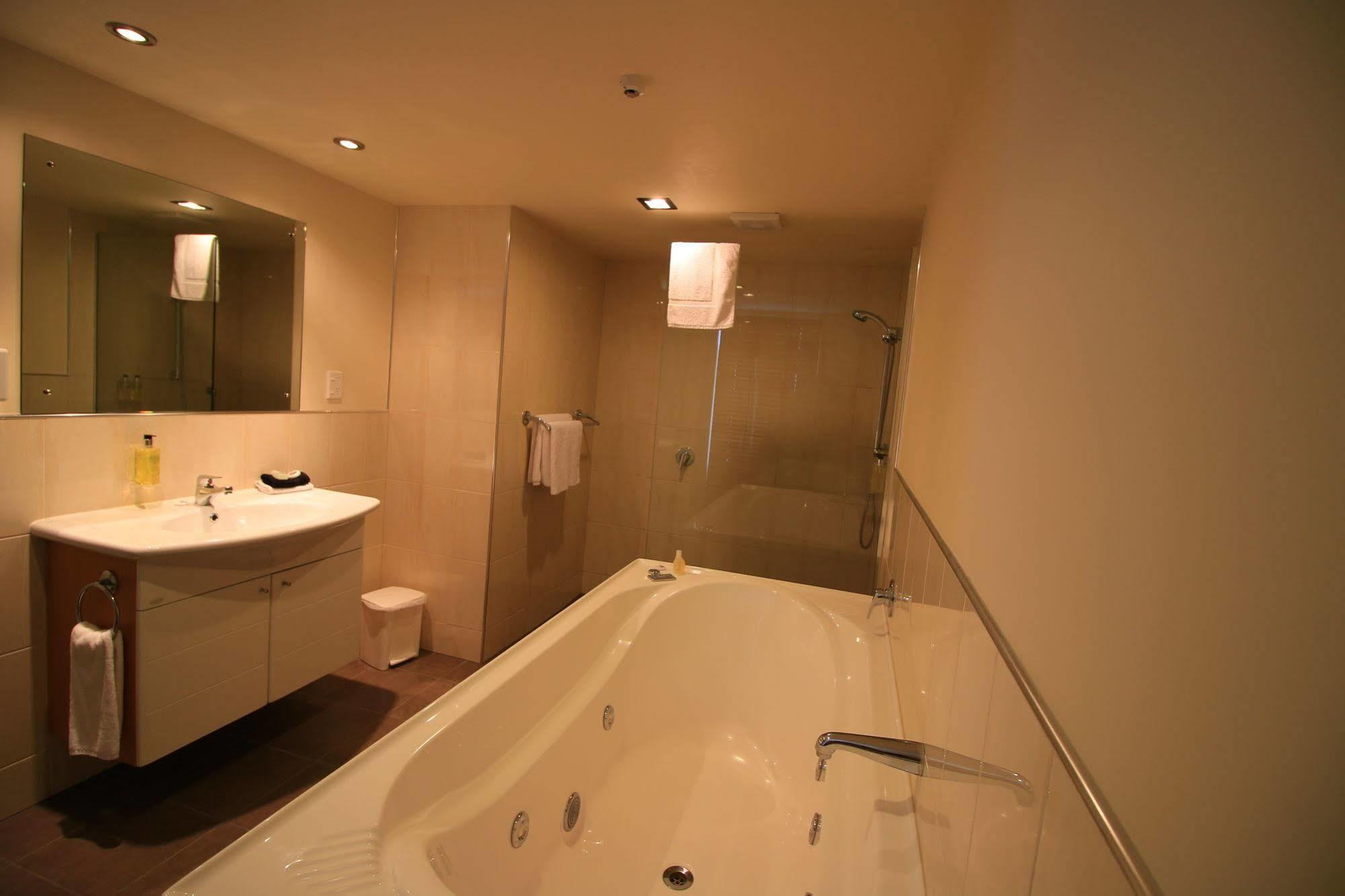 Fitzherbert Regency Motor Lodge Palmerston North Extérieur photo