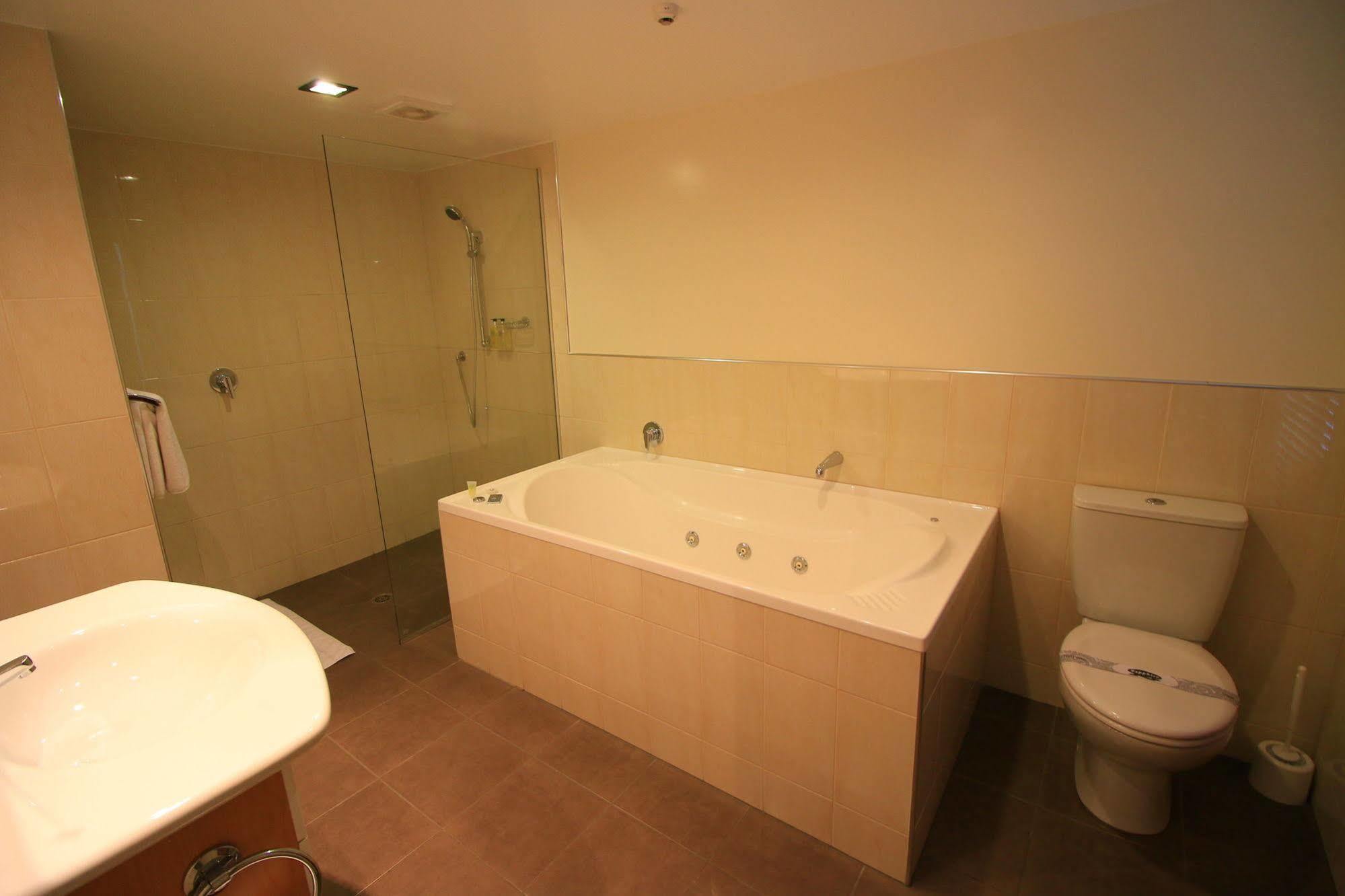 Fitzherbert Regency Motor Lodge Palmerston North Extérieur photo